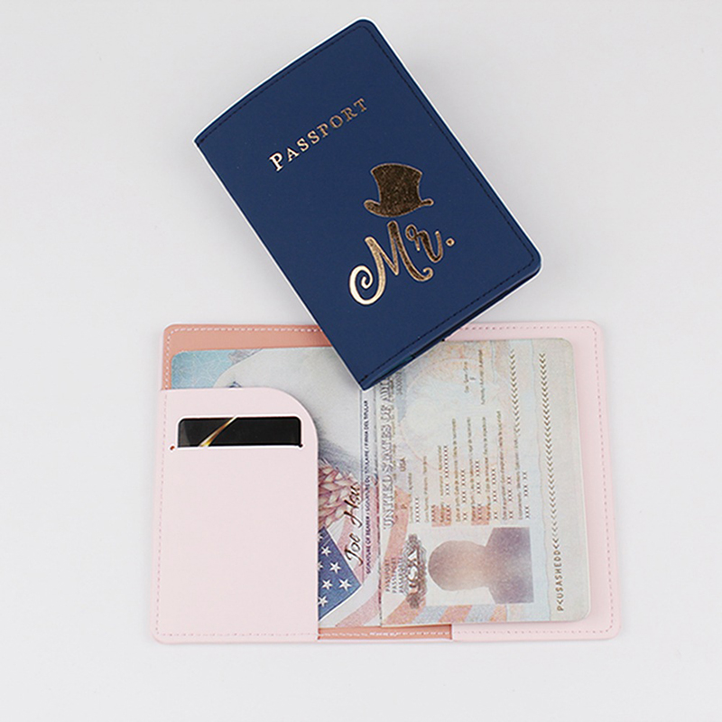 Paspoorthoes met naam Mr/Mrs-l - Personalized Name Box recensie en prijs